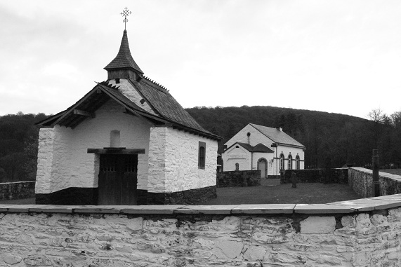 Chapelle et ecole.JPG